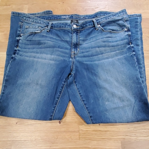 Mossimo Supply Co. Denim - Mossimo MidRise Straight 18S